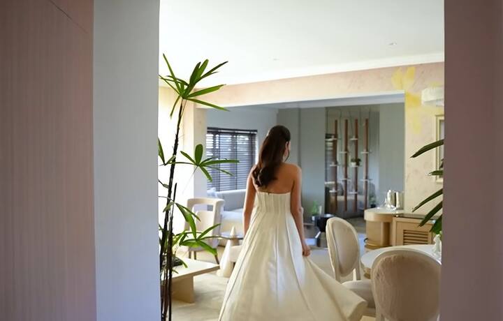 अनन्या कपडे, तिचे सँडल्स, तिची बेडरूप, प्रशस्त हॉल पाहून सगळेच अचंबित झाले आहेत.