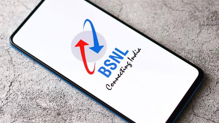 BSNL ने जो प्लान शुरू किया है, वो बाकी कंपनियों से अलग है. इस प्लान की वैलिडिटी 13 महीने की है, जबकि बाकी कंपनियां 12 महीने की वैलिडिटी वाले प्लान्स देते हैं. बीएसएनएल ने 395 दिनों की एक योजना शुरू की है, जिसकी कीमत 2,399 रुपये है.