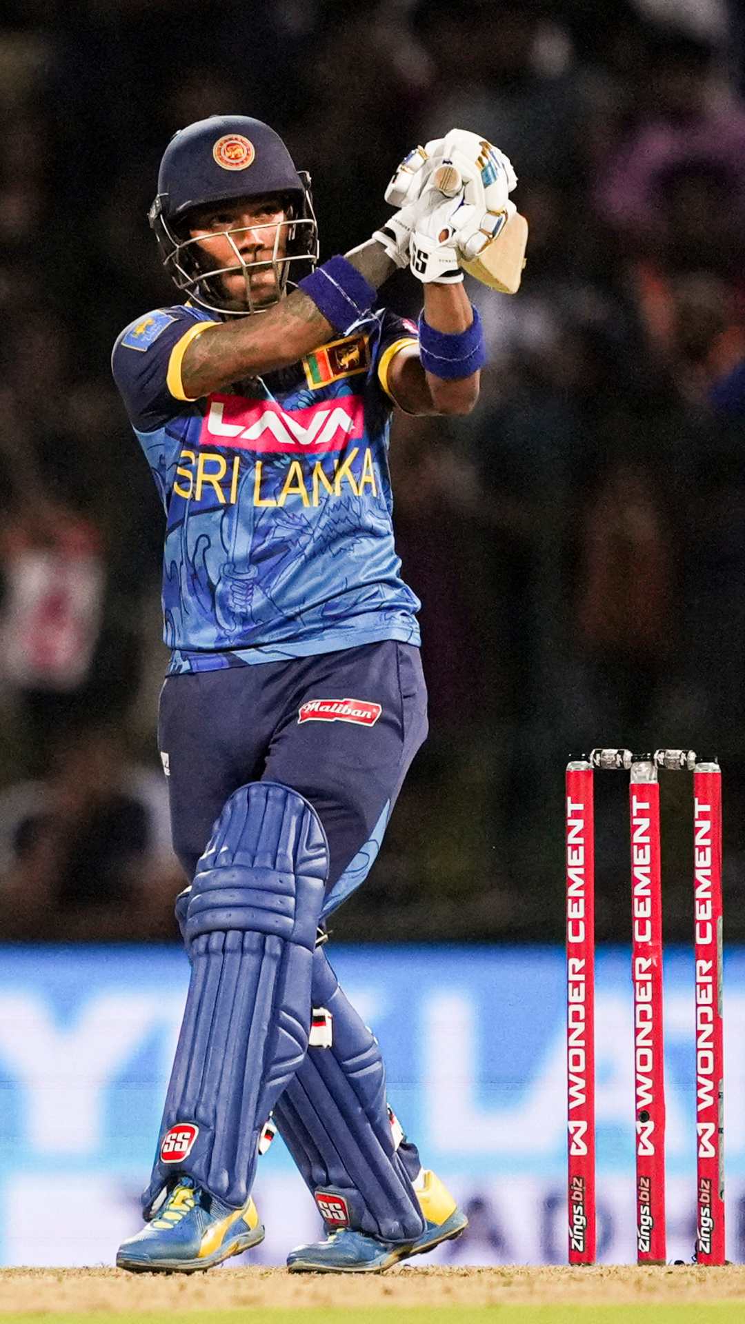 पथुम निसंका ने 35 मैचों में