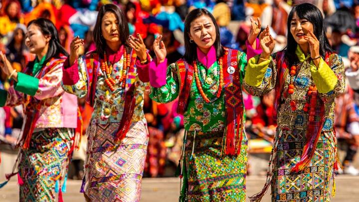 हालांकि भूटान के मुस्लिम समुदाय ने 2008 में भारत सीमा पर स्थिक जयगांव में एक मस्जिद बनवाई थी. वहीं भूटान के संविधान के मुताबिक हर नागरिक को पूरी धार्मिक स्वतंत्रता दी गई है.