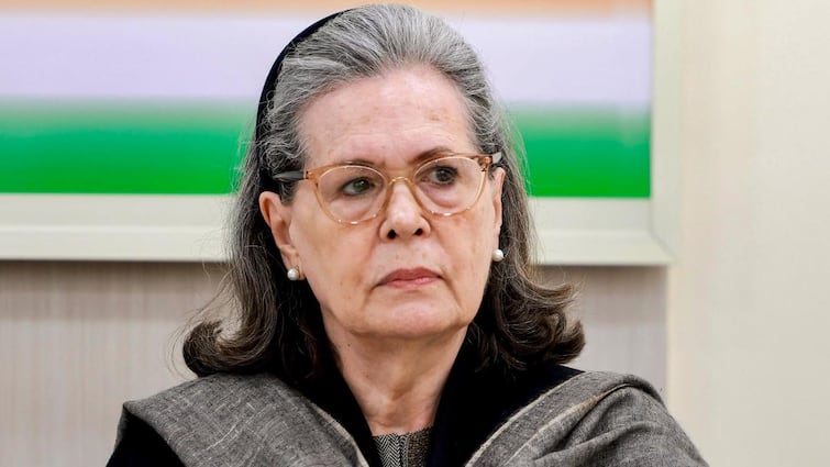 Manmohan Singh Death Congress Sonia Gandhi Message CPC 'दोस्त, मार्गदर्शक और दार्शनिक', पूर्व पीएम मनमोहन सिंह को सोनिया गांधी ने कुछ ऐसे किया याद