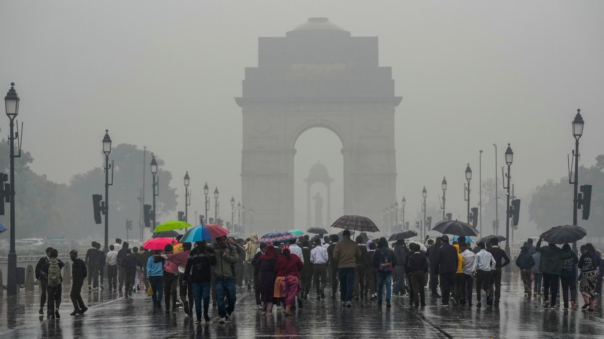 Delhi Weather: रुक-रुककर बारिश से भीगी दिल्ली, मौसम विभाग की चेतावनी, कोहरे और कनकनी से बचाव के लिए रहें तैयार