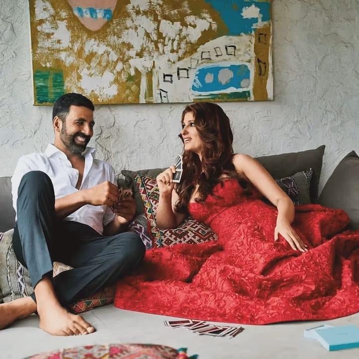 This star couple of Bollywood lives in a luxurious and very luxurious bungalow built in a posh area of ​​Mumbai. Whose picture will make you lose your heart.