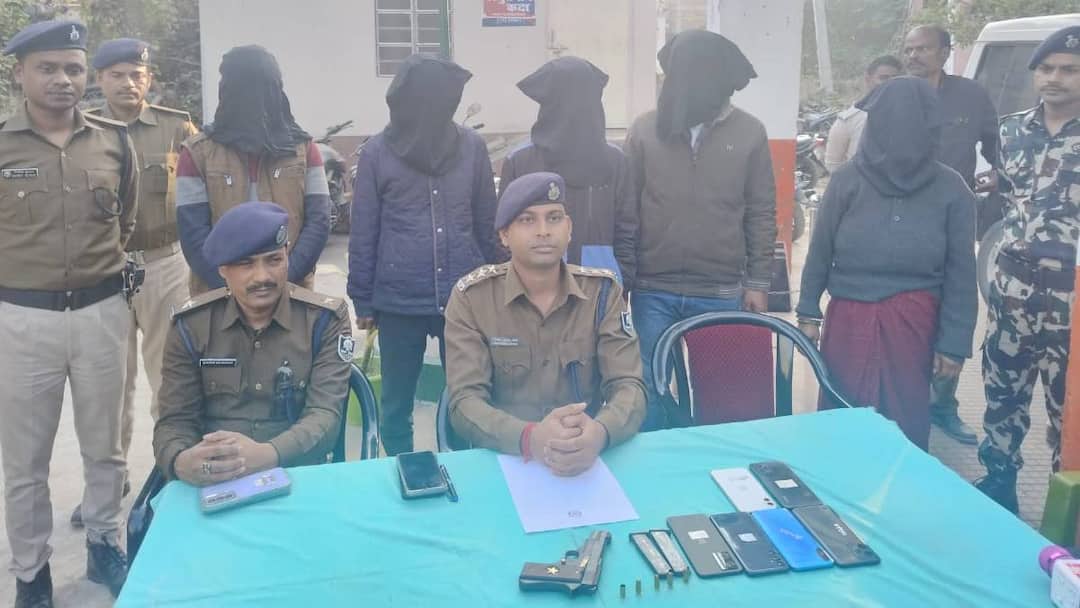 Five people including husband arrested in BPSC teacher murder case in Samastipur ann BPSC टीचर बनी पत्नी तो पति को सताने लगा छोड़ने का डर, किसी और से संबंध के शक में कर दी हत्या