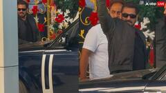 Salman Khan Photos: बर्थडे पर सलमान खान का दिखा स्वैग, एयरपोर्ट पर पैपराजी को किया वेव