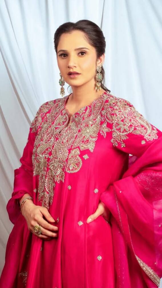 सानिया मिर्जा ने खूबसूरती से ढाया कहर, ये किसकी पार्टी में पहुंची?