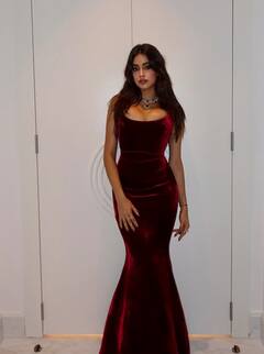 New Year 2025 Eve Party: न्यू ईयर पार्टी के लिए आउटफिट को लेकर हैं कंफ्यूज, जाह्नवी कपूर के कलेक्शन से ले सकती हैं इंस्पिरेशन