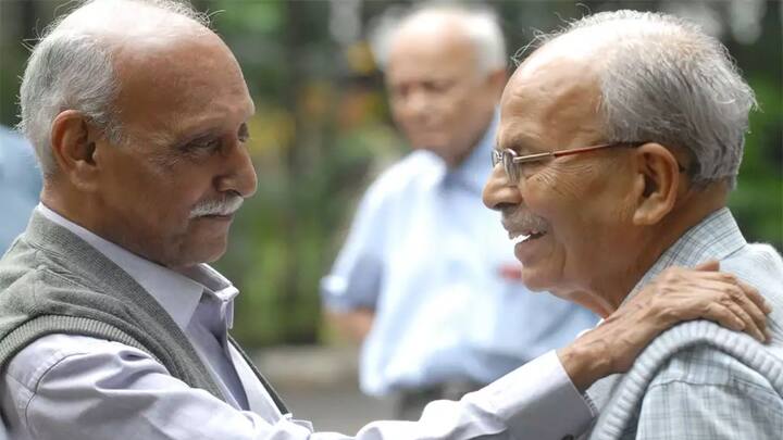 इसके अलावा दिल्ली के पूर्व मुख्यमंत्री अरविंद केजरीवाल ने बुजुर्गों के लिए फ्री इलाज की संजीवनी योजना भी शुरू की है. इस योजना के तहत दिल्ली में 60 साल या उससे ऊपर के सीनियर सिटीजंस को फ्री इलाज दिया जाएगा.