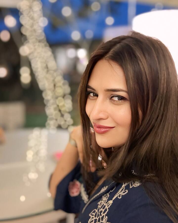 Let us tell you that Divyanka Tripathi started her career with the TV show 'Banoo Main Teri Dulhan'. After this, his show 'Yeh Hai Mohabbatein' was also a big hit.