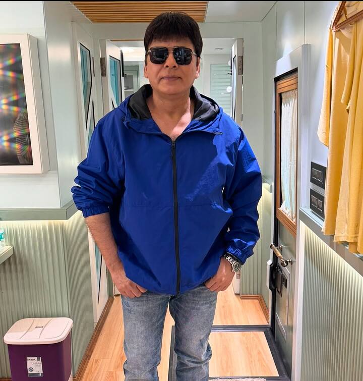 लाफ्टर शेफ के पहले सीजन में सुदेश लहरी निया शर्मा के साथ फ्लर्ट करते हुए नजर आते थे. इस सीजन में भी सुदेश नजर आएंगे. पुराने सीजन के अंकिता लोखंडे और विक्की जैन भी शो में होंगे.