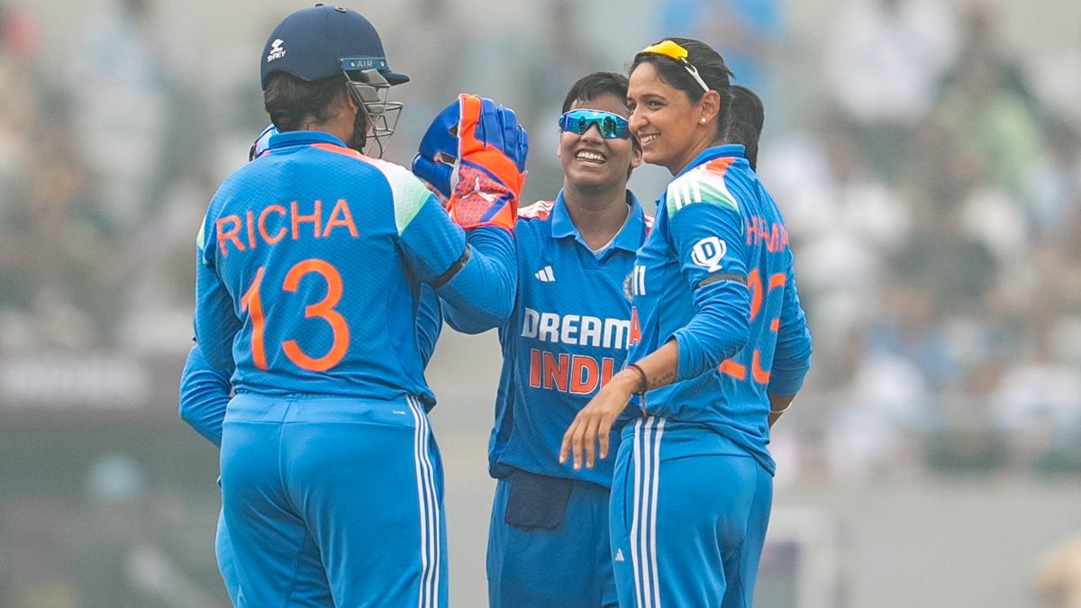 IND W vs WI W: दीप्ति-रेणुका ने बरपाया कहर, वेस्टइंडीज 162 रनों पर ढेर, वीमेंस क्रिकेट में टीम इंडिया का कारनामा