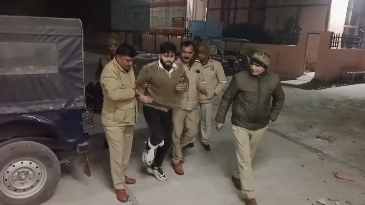 Hapur Encounter: हापुड़ पुलिस ने चेन स्नेचिंग के आरोपी का किया एनकाउंटर, पैर में लगी गोली, लूट का माल बरामद