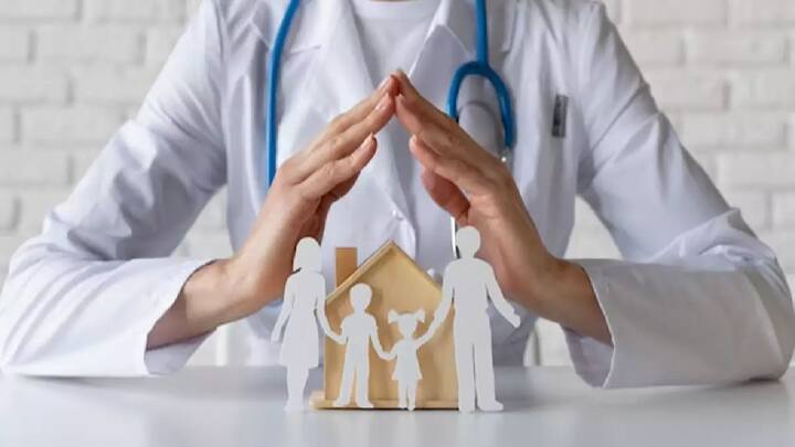 स्वास्थ्य सभी लोगों के जीवन का सबसे अहम हिस्सा होता है. इसमें लोगों के अच्छे खासे पैसे लग जाते हैं. जिस वजह से लोग पहले ही स्वास्थ्य संबधी समस्याओं से बचने के लिए पहले ही हेल्थ इंश्योरेंस लेकर आते हैं.