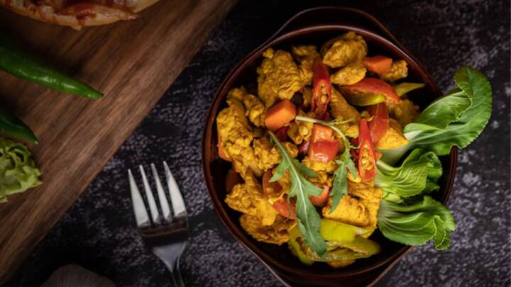 বরং মধ্যাহ্নভোজে ভরপেট খাওয়া যেতে পারে। কারণ ওই সময় আমাদের হজম শক্তি সবচেয়ে বেশি হয়।