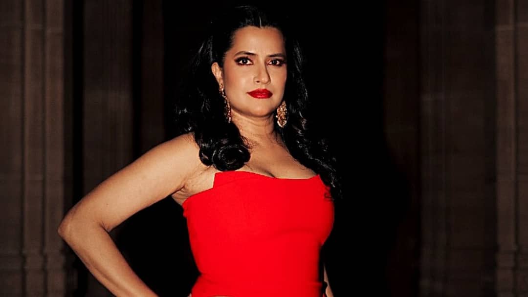 Sona Mohapatra Shares Aishwarya Rai 'Toned Down' Her Smartness After Miss World Sona Mohapatra Shares Aishwarya Rai 'Toned Down' Her Smartness After Miss World