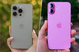 ਆਈਫੋਨ 15, ਆਈਫੋਨ 15 ਪ੍ਰੋ: ਕਿਹੜਾ ਖਰੀਦਣਾ ਚਾਹੀਦਾ? ਆਈਫੋਨ 15 ਪ੍ਰੋ ਇੱਕ 6.1-ਇੰਚ OLED ਡਿਸਪਲੇਅ ਪੈਨਲ ਦੇ ਨਾਲ ਆਉਂਦਾ ਹੈ ਜੋ 120Hz ਰਿਫਰੈਸ਼ ਰੇਟ ਆਫਰ ਕਰਦਾ ਹੈ। ਇਸ ਵਿੱਚ 2000 nits ਦੀ ਪੀਕ ਬ੍ਰਾਈਟਨੈੱਸ ਵੀ ਹੈ। ਇਹ ਸਮਾਰਟਫੋਨ ਐਪਲ ਏ17 ਪ੍ਰੋ ਚਿੱਪਸੈੱਟ ਨਾਲ ਲੈਸ ਹੈ ਜੋ ਐਪਲ ਇੰਟੈਲੀਜੈਂਸ ਫੀਚਰ ਨੂੰ ਬਹੁਤ ਆਸਾਨੀ ਨਾਲ ਸਪੋਰਟ ਕਰਦਾ ਹੈ। ਇਸ 'ਚ 3274mAh ਦੀ ਬੈਟਰੀ ਹੈ।