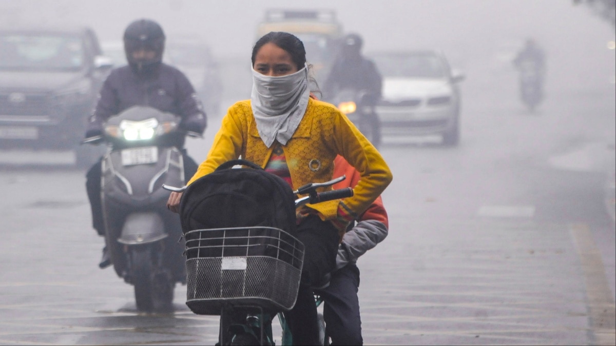 बिहार के कई जिलों में आज झमाझम बारिश का अलर्ट, लेकिन ठंड में बढ़ोतरी के आसार नहीं, जानें वजह