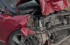 उर्मिला कोठारेच्या कारचा चुराडा, भीषण अपघाताचे फोटो