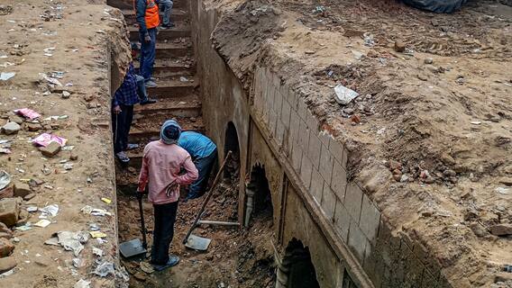 'पुरखों की बनाई हुई है', संभल की 150 साल पुरानी ऐतिहासिक बावड़ी पर पूर्व सांसद ने जताया मालिकाना हक 'पुरखों की बनाई हुई है', संभल की 150 साल पुरानी ऐतिहासिक बावड़ी पर पूर्व सांसद ने जताया मालिकाना हक