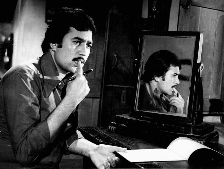 In the first three years of his career, Rajesh Khanna had set a record with 15 superhit films back to back. Only after this he started being called the first superstar of Bollywood.