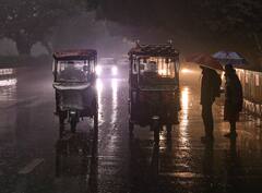 बारिश के साथ कड़ाके की ठंड से ठिठुरेगा दिल्ली, यूपी, बिहार, कहीं तूफान तो कहीं माइनस में जाएगा पारा