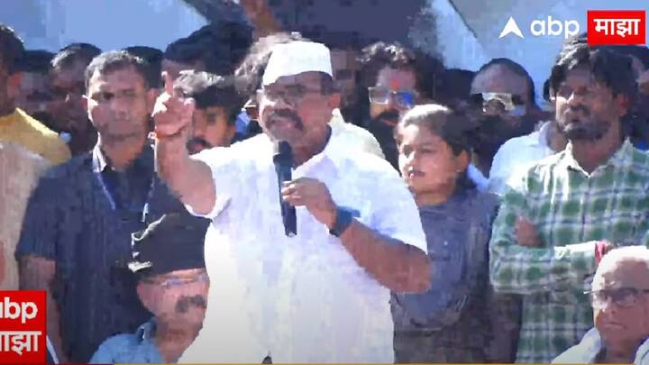 बीडमध्ये उपस्थिती राहिलेल्या प्रमुख नेत्यांमध्ये माथाडी कामगारांचे नेते नरेंद्र पाटील हे पहिल्यांदा भाषणाला उभारले. अजित पवारांनी धनंजय मुंडेंना मंत्रिमंडळातून हाकलून काढलं पाहिजे, अशी मागणी त्यांनी केली.