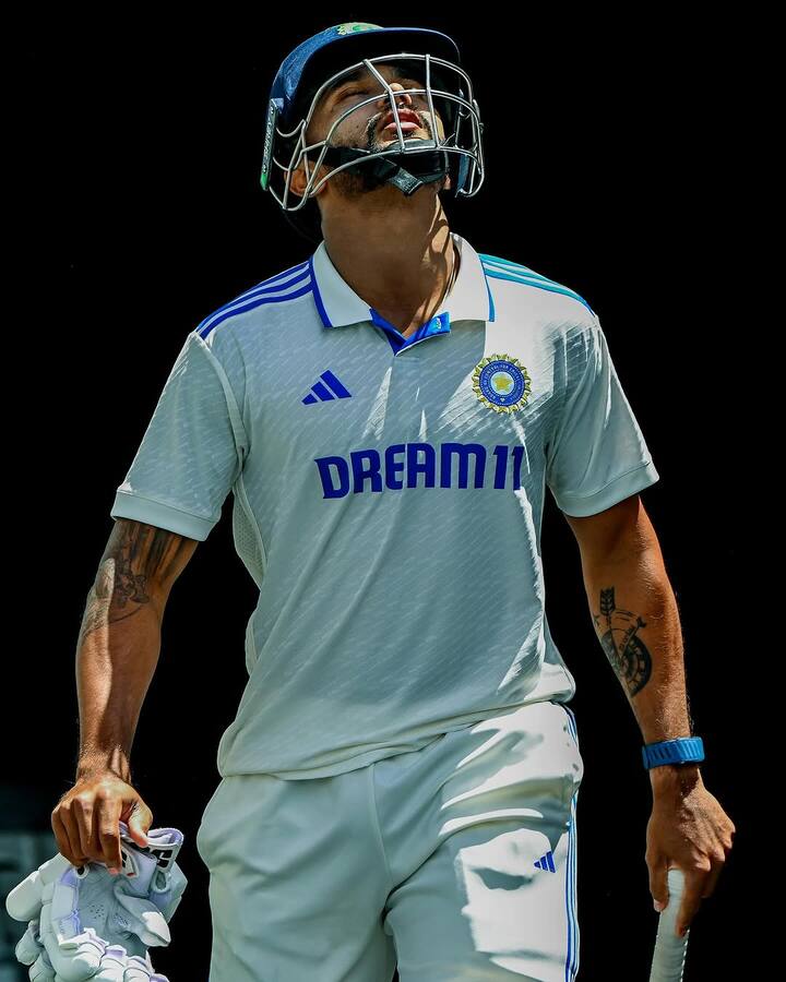 बता दें कि नितीश ने बॉर्डर-गावस्कर ट्रॉफी 2024-25 के जरिए टेस्ट डेब्यू किया था. उन्होंने अब तक सीरीज में शानदार बल्लेबाजी का मुजाहिरा पेश किया है.