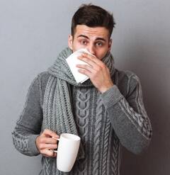 ਸਰਦੀ ਦੇ ਮੌਸਮ 'ਚ ਜ਼ੁਕਾਮ ਅਤੇ ਖੰਘ ਤੋਂ ਪਰੇਸ਼ਾਨ ਹੋ? ਤੁਰੰਤ ਰਾਹਤ ਪਾਉਣ ਲਈ ਇਸ ਦੇਸੀ ਕਾੜ੍ਹੇ ਨੂੰ ਪੀਓ, ਇੰਝ ਕਰੋ ਤਿਆਰ