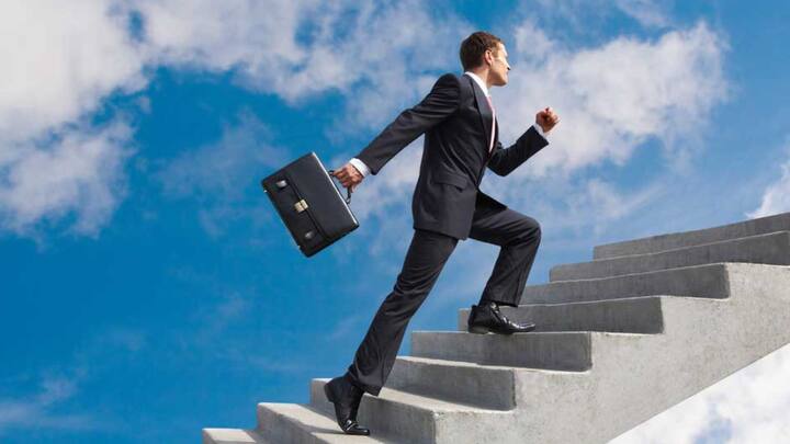 ১৪ জানুয়ারি রাশি পরিবর্তন করবে সূর্য। ২১ জানুয়ারি মঙ্গল মিথুন রাশিতে ভ্রমণ শুরু করবে। অন্য দিকে ২৪ জানুয়ারি বুধ পুনরায় রাশি পরিবর্তন করে মকরে প্রবেশ করবে। অর্থাৎ জানুয়ারি মাসে বুধের জোড়া গোচর হবে। এদিকে ২৭ জানুয়ারি মীন রাশিতে আসবে শুক্র।