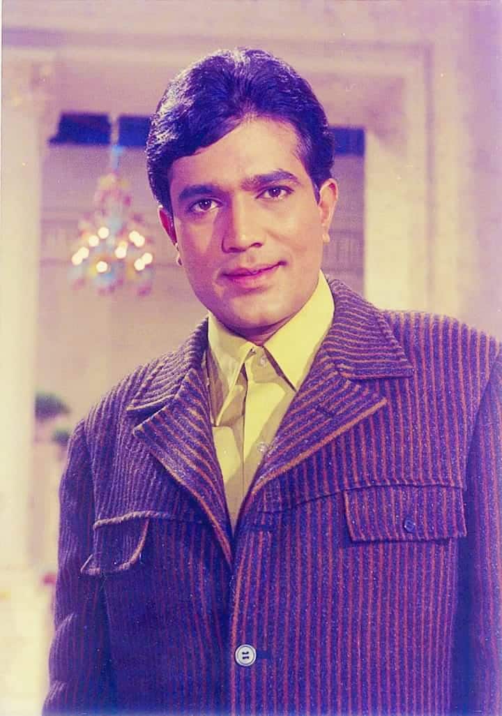 How famous Rajesh Khanna was can be gauged from the fact that he had to hire a separate employee to open fan letters. Rajesh Khanna maintained his rule over the industry for twenty consecutive years.