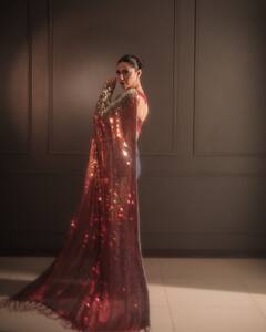 Mahira Khan Stuns In a Sequins Manish Malhotra Saree; See Pics