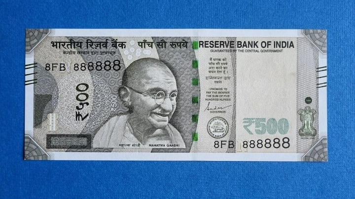 जनवरी 2025 से भारत सरकार की ओर से राशन कार्ड धारकों को राशन के साथ-साथ 1000 रुपये भी दिए जाएंगे. सरकार 5 किलो मुफ्त राशन देगी. तो इसके साथ ही लाभार्थी परिवार के बैंक खाते में एक हजार रुपये भी जमा किए जाएंगे.