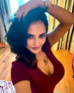 jyothi poorvaaj: గుప్పెడంతమనసు జగతి మేడం ( జ్యోతి రాయ్) ఇయర్ ఎండ్ ట్రీట్!