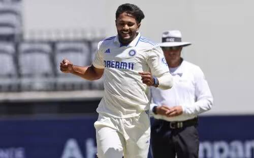 ऑस्ट्रेलियाविरुद्ध सुरू असलेल्या या मालिकेतील नितीश रेड्डी यांच्या कामगिरीचा अंदाज यावरून लावला जाऊ शकतो की, टीम इंडियाच्या ज्या 5 डावांमध्ये ऑलआऊट झाले, त्यापैकी चारमध्ये रेड्डी सर्वाधिक धावा करणारा ठरला.