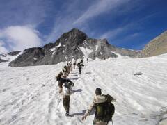 18 हजार फीट की ऊंचाई और जानलेवा मौसम को भी मात देते हैं ITBP के हिमवीर! देश की रक्षा में जुटे सैनिकों की तस्वीरें खड़े कर देंगी रोंगटे
