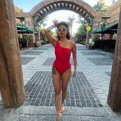 Nushrratt Bharuccha Pics: રેડ મોનોકિનીમાં નુસરત ભરુચાએ ફ્લોન્ટ કરી પરફેક્ટ બોડી