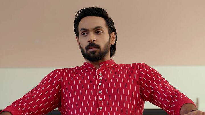 భార్య పేరెత్తితేనే అంతెత్తున ఎగిరిపడే రాజ్..ఇప్పుడు ఇంట్లో ఎవరు ఏమన్నా తనే ముందుకువచ్చి సమాధానం చెప్పి నా భార్య అంటూ చేయిపట్టుకుని తీసుకెళ్లిపోతున్నాడు.