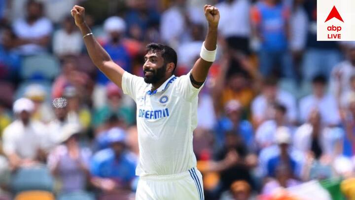 জসপ্রীত বুমরা টেস্ট ক্রিকেটে ৮৪৮৪ বল করে ২০০ উইকেটের মালিক হলেন। তিনি টপকে গিয়েছেন ভারতের হয়ে এই তালিকায় বুমরার আগে থাকা মহম্মদ শামিকে। তিনি ৯৮৯৬ বল করেছিলেন।