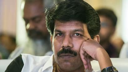 Director Bala says fans are more intelligent than directors வாழைப்பழத்தை ஊட்டிவிட முடியாது...ரசிகர்கள் விமர்சனம் பற்றி இயக்குநர் பாலா