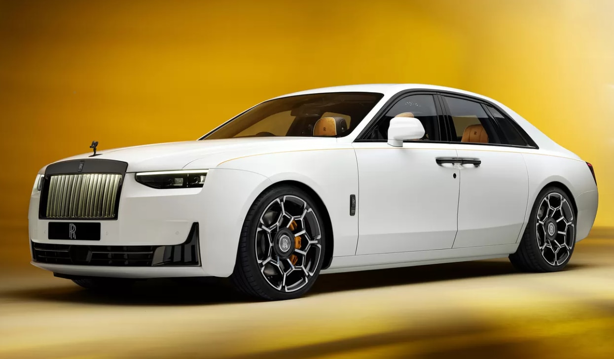 भारत आया Rolls-Royce Ghost का नया मॉडल, बुकिंग हुई शुरू, कीमत जान उड़ जाएंगे होश