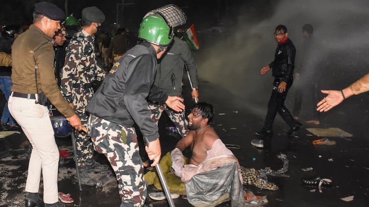 BPSC Protest In Patna Police Lathicharge Aspirants Marching To Bihar CM Nitish Kumar House Prashant Kishor Urges Dialogue