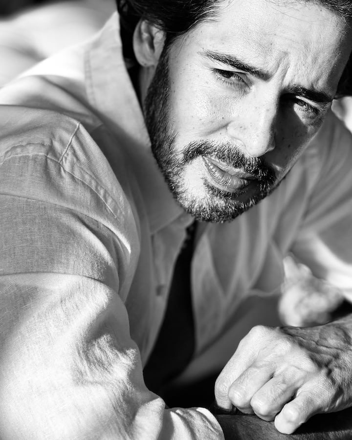 इसके अलावा एक्टर ने एमएस धोनी के साथ कूल माल नाम की एक मर्चेंडाइजिंग कंपनी भी लॉन्च की थी. डीनो का एक खुद का प्रोडक्शन हाउस भी है. जिसमें ‘जिस्म 2’ फिल्म बनाई गई थी.