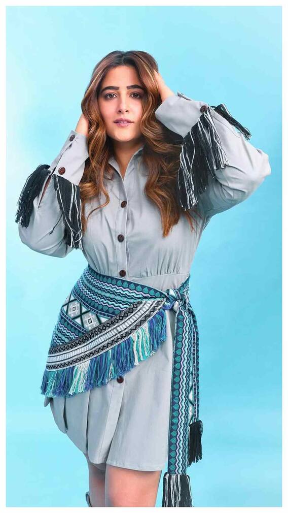 नुपुर सेनन ने दिखाई कृति सेनन के रूमर्ड बॉयफ्रेंड की झलक