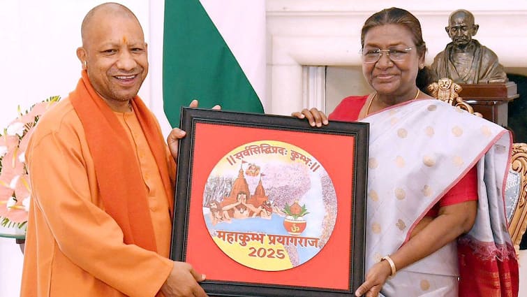 UP CM Yogi Adityanath invited President Draupadi Murmu to attend Maha Kumbh 2025 ann | CM योगी ने राष्ट्रपति द्रौपदी मुर्मू को दिया महाकुंभ में आने का निमंत्रण, वित्त मंत्री समेत ...