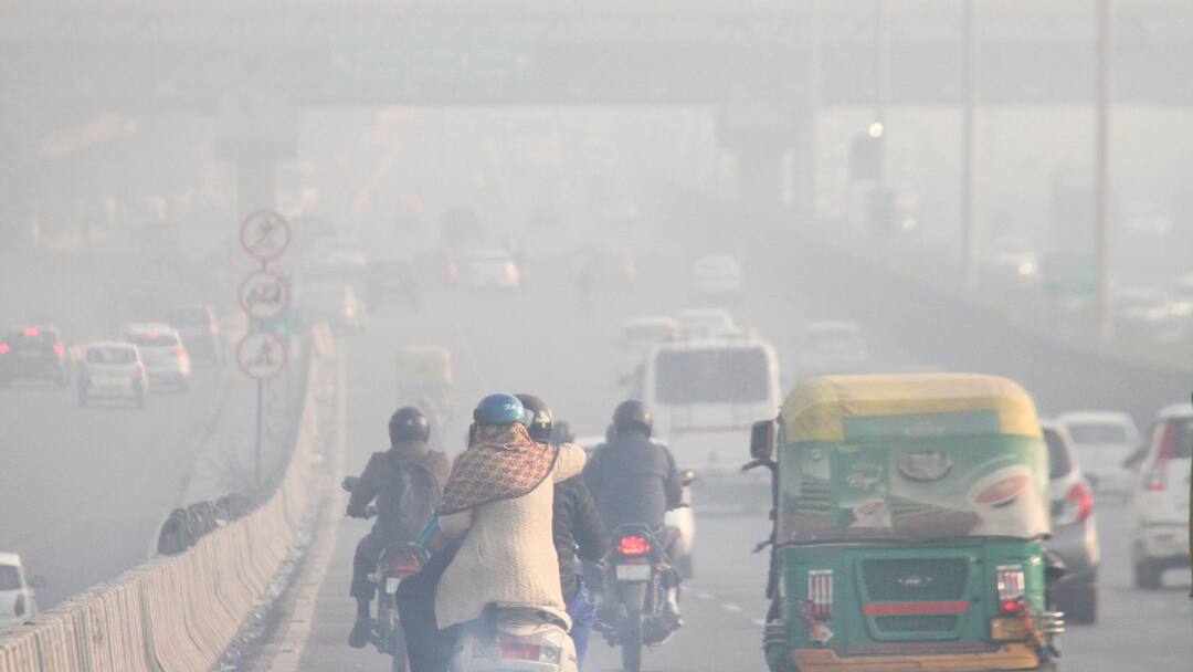 Weather Update: ਪੰਜਾਬ-ਚੰਡੀਗੜ੍ਹ 'ਚ ਧੁੰਦ ਦਾ ਯੈਲੋ ਅਲਰਟ ਜਾਰੀ, ਪਵੇਗੀ ਕੜਾਕੇ ਦੀ ਠੰਡ, ਜਾਣੋ ਮੌਸਮ ਦਾ ਹਾਲ Punjab and Chandigarh Weather Report on 31 December 2024 Weather Update: ਪੰਜਾਬ-ਚੰਡੀਗੜ੍ਹ 'ਚ ਧੁੰਦ ਦਾ ਯੈਲੋ ਅਲਰਟ ਜਾਰੀ, ਪਵੇਗੀ ਕੜਾਕੇ ਦੀ ਠੰਡ, ਜਾਣੋ ਮੌਸਮ ਦਾ ਹਾਲ