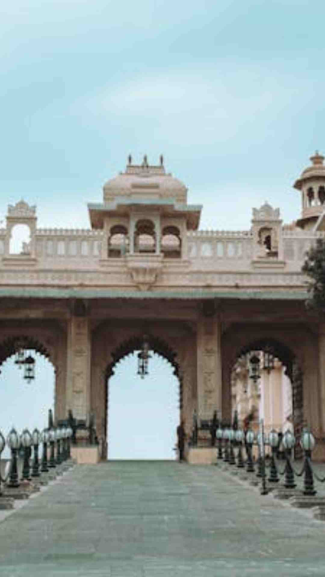 भारत में कुल 28 राज्य और 8 केंद्र शासित प्रदेश हैं
