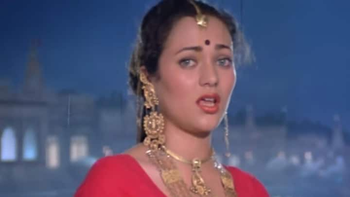 Mandakini: Mandakini had shot a similar scene in a wet transparent saree in Raj Kapoor's 1985 film Ram Teri Ganga Maili.