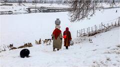 कश्मीर घाटी में चिल्लई-कलां दिखा रहा असर, गुलमर्ग में रात का तापमान शून्य से 10 डिग्री नीचे