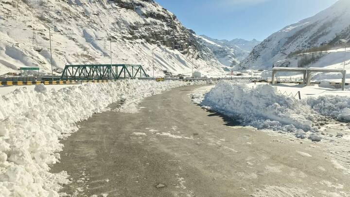 वहीं, हमीरपुर में तापमान 4.0, ऊना में 2.9, डलहौजी में 6.1, चंबा में 3.5, धर्मशाला में 4.4, भुंतर में 0.5, बजौरा में 0.6 और सुंदरनगर में 3.0 डिग्री न्यूनतम तापमान रिकॉर्ड किया गया.