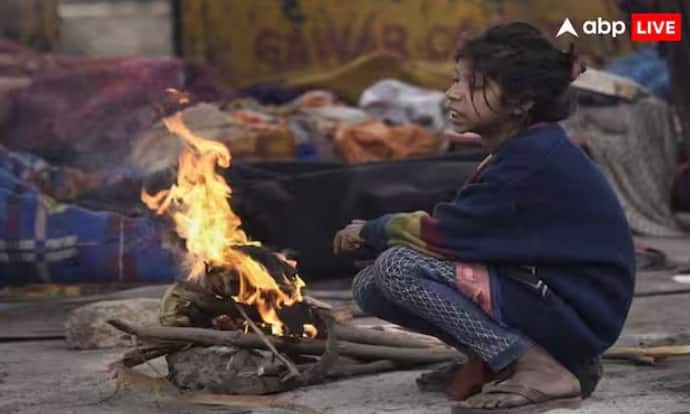 1 ਜਨਵਰੀ ਨੂੰ ਪੂਰੇ ਉੱਤਰੀ ਭਾਰਤ ਵਿੱਚ ਸ਼ੀਤ ਲਹਿਰ ਦੀ ਸਥਿਤੀ ਬਣੀ ਰਹੇਗੀ। ਰਾਜਧਾਨੀ ਦਿੱਲੀ ਵਿੱਚ ਦਿਨ ਦਾ ਤਾਪਮਾਨ 20 ਡਿਗਰੀ ਸੈਲਸੀਅਸ ਅਤੇ ਰਾਤ ਦਾ ਤਾਪਮਾਨ 9 ਡਿਗਰੀ ਸੈਲਸੀਅਸ ਰਹਿਣ ਦੀ ਸੰਭਾਵਨਾ ਹੈ। 2 ਜਨਵਰੀ ਨੂੰ ਜਿੱਥੇ ਮੌਸਮ ਵਿੱਚ ਮਾਮੂਲੀ ਬਦਲਾਅ ਹੋਵੇਗਾ, ਉੱਥੇ ਹੀ ਬੱਦਲਾਂ ਅਤੇ ਸੂਰਜ ਦਾ ਮਿਲਿਆ-ਜੁਲਿਆ ਅਸਰ ਦੇਖਣ ਨੂੰ ਮਿਲੇਗਾ। ਇਸ ਦਿਨ ਵੱਧ ਤੋਂ ਵੱਧ ਤਾਪਮਾਨ 23 ਡਿਗਰੀ ਸੈਲਸੀਅਸ ਅਤੇ ਨਿਊਨਤਮ ਤਾਪਮਾਨ 10 ਡਿਗਰੀ ਸੈਲਸੀਅਸ ਹੋ ਸਕਦਾ ਹੈ।